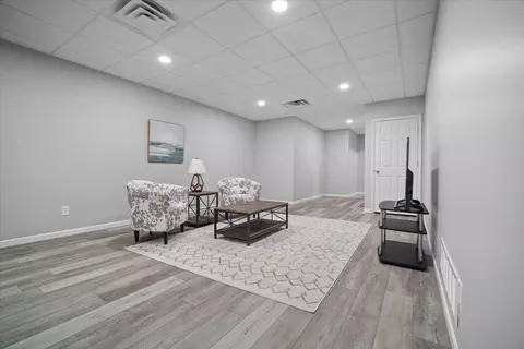 Living - 10901 Lake Rd, Dewitt, IL 61735 photo 3 of 3
