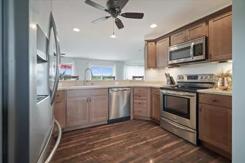 Kitchen - 10901 Lake Rd, Dewitt, IL 61735 photo 2 of 3