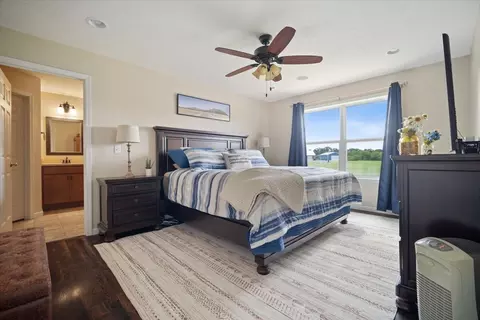 Bedroom - 10901 Lake Rd, Dewitt, IL 61735 photo 1 of 4