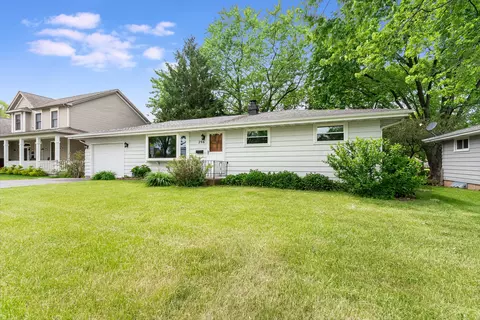 296 N Collins St, South Elgin, IL 60177