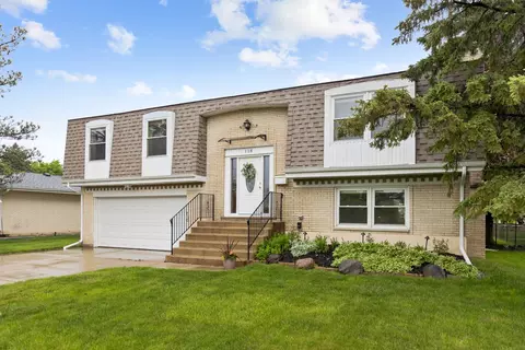 118 W Cunningham Dr, Palatine, IL 60067
