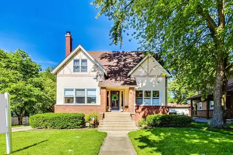 380 S Berkley Ave, Elmhurst, IL 60126