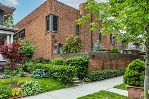 1707 W Chase St #C, Chicago, IL 60626