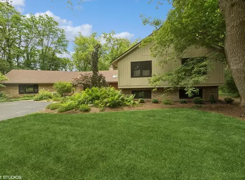 Exterior - 268 Stonegate Rd, Trout Valley, IL 60013 photo 2 of 10