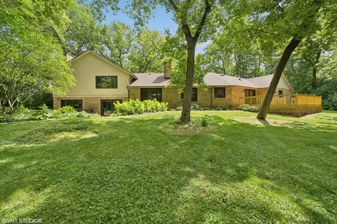 Exterior - 268 Stonegate Rd, Trout Valley, IL 60013 photo 3 of 10
