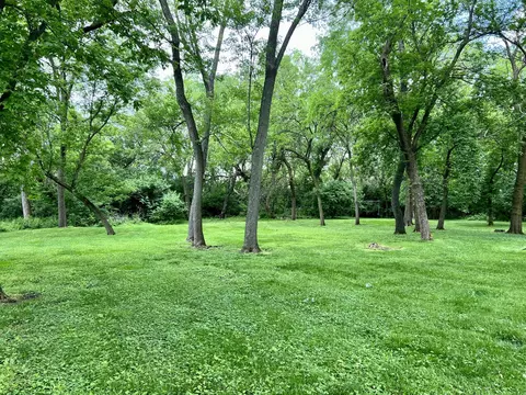 Exterior - 268 Stonegate Rd, Trout Valley, IL 60013 photo 5 of 10