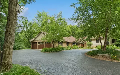 268 Stonegate Rd, Trout Valley, IL 60013
