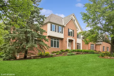 7 Longmeadow Ct, Barrington Hills, IL 60010