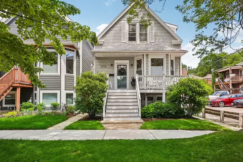 2130 W Farragut Ave, Chicago, IL 60625