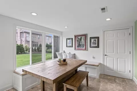 Dining - 1105 Arbor Ln, Glenview, IL 60025 photo 4 of 4