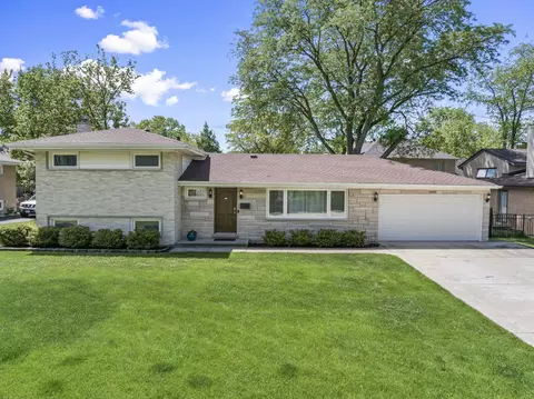 1105 Arbor Ln, Glenview, IL 60025