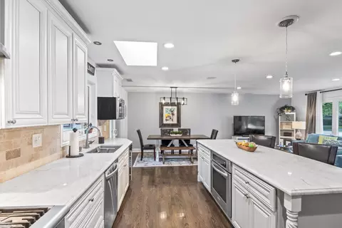 Kitchen - 1105 Arbor Ln, Glenview, IL 60025 photo 6 of 9
