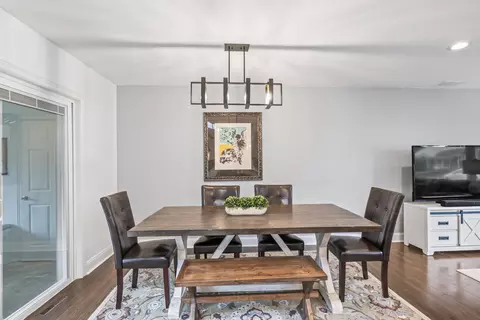 Dining - 1105 Arbor Ln, Glenview, IL 60025 photo 1 of 4