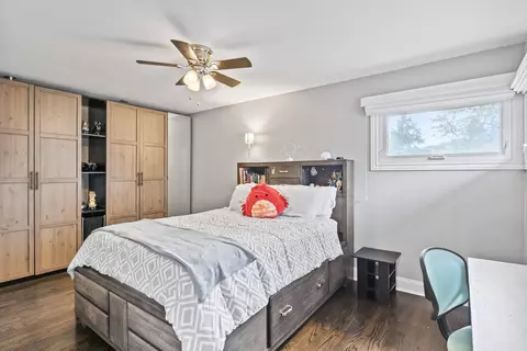 Bedroom - 1105 Arbor Ln, Glenview, IL 60025 photo 3 of 7
