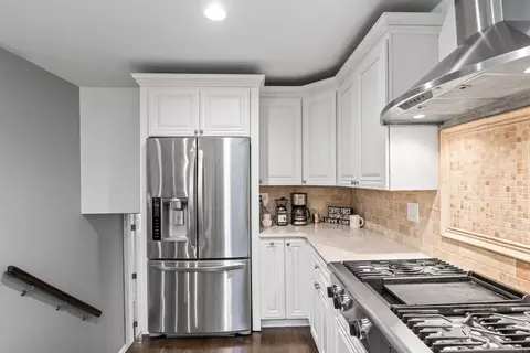 Kitchen - 1105 Arbor Ln, Glenview, IL 60025 photo 9 of 9