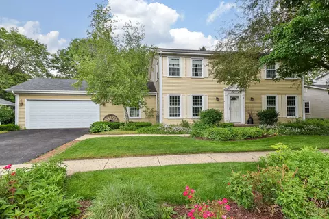 15 N Andover Ln, Geneva, IL 60134