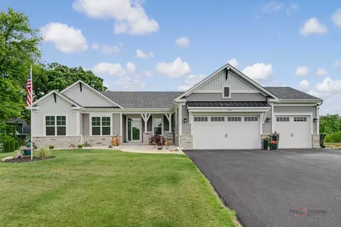 3300 Cornflower Way, Spring Grove, IL 60081