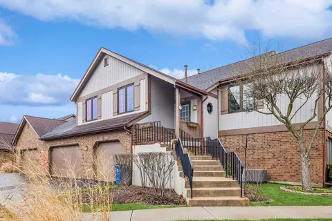 7921 Oak Knoll Ln #7921, Palos Heights, IL 60463