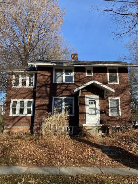 808 W Iowa St, Urbana, IL 61801