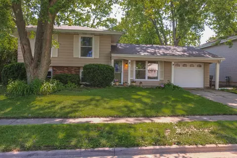 310 Victoria Dr, Normal, IL 61761