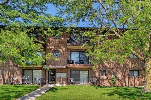10920 Central Ave #203, Chicago Ridge, IL 60415