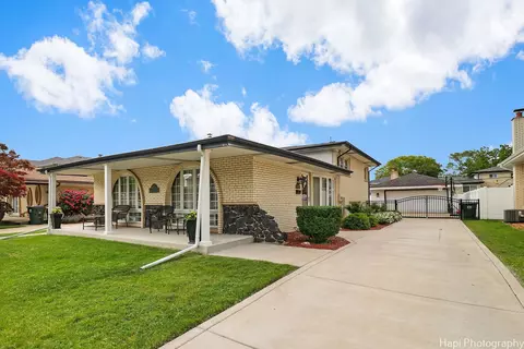 8511 N Chester Ave, Niles, IL 60714