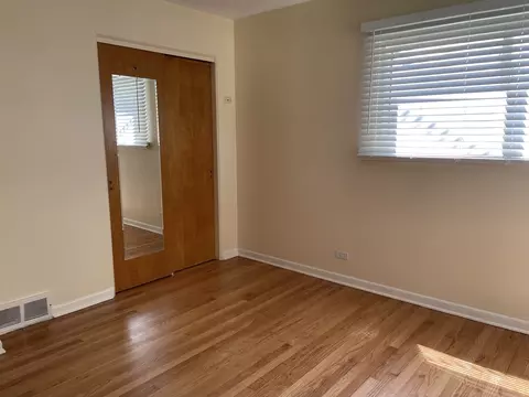 Bedroom - 910 E Liberty Dr, Wheaton, IL 60187 photo 3 of 5