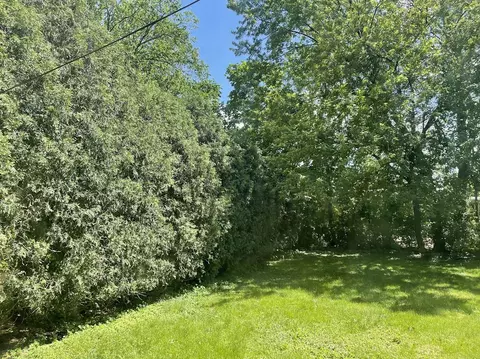 Exterior - 910 E Liberty Dr, Wheaton, IL 60187 photo 5 of 6