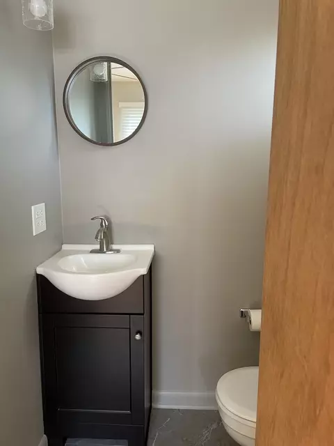 Bath - 910 E Liberty Dr, Wheaton, IL 60187 photo 1 of 3