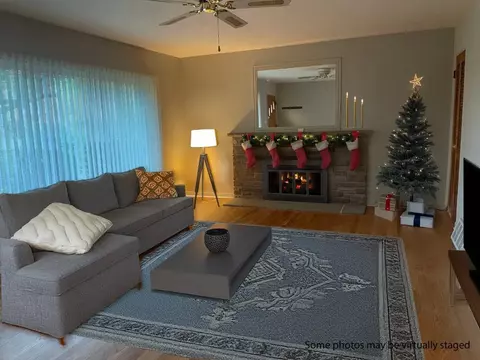 Living - 910 E Liberty Dr, Wheaton, IL 60187 photo 1 of 3