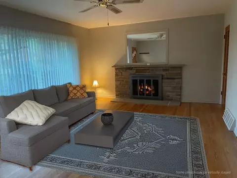 Living - 910 E Liberty Dr, Wheaton, IL 60187 photo 2 of 3