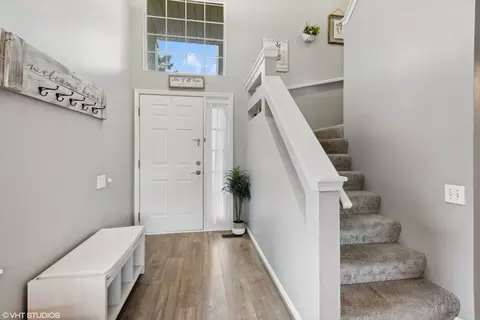 Entry Way - 1278 Silk Oak Ln, Bartlett, IL 60103 photo 1 of 1