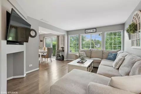 Living - 1278 Silk Oak Ln, Bartlett, IL 60103 photo 1 of 3