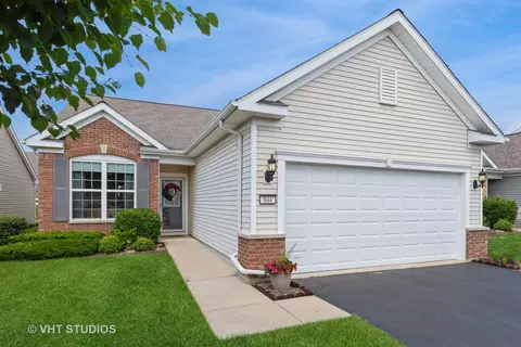 844 Butterfly Field Dr, Elgin, IL 60124