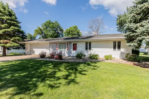 136 N Linn St, Princeton, IL 61356