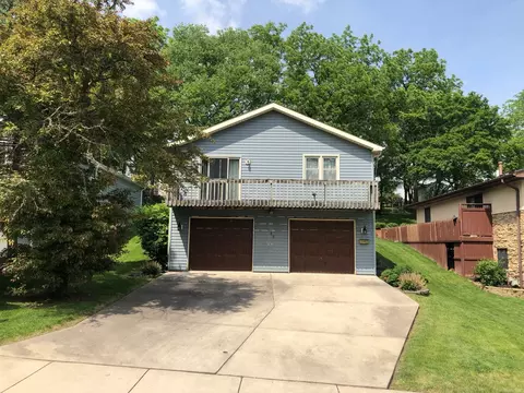 722 East St, Lemont, IL 60439