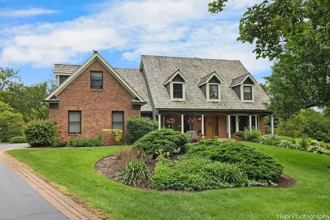 23338 Grayshire Ln, Lake Barrington, IL 60010