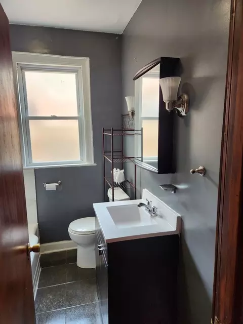2321 E 92nd St, Chicago, IL 60617 photo 8