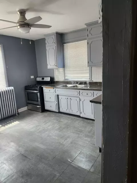 2321 E 92nd St, Chicago, IL 60617 photo 12