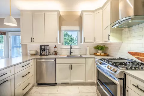Kitchen - 13239 Madison Ct, Plainfield, IL 60544 photo 2 of 5