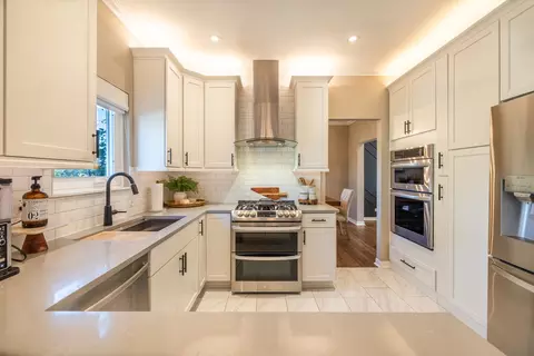 Kitchen - 13239 Madison Ct, Plainfield, IL 60544 photo 3 of 5