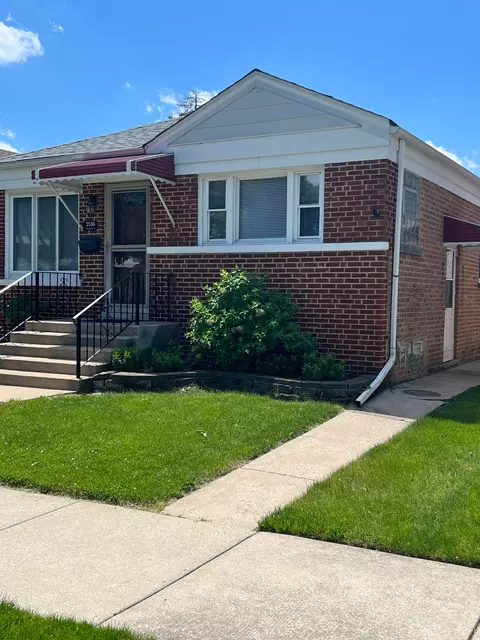 2536 NW Hessing St, River Grove, IL 60171