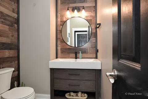 Bath - 3030 Chalkstone Ave, Elgin, IL 60124 photo 1 of 5