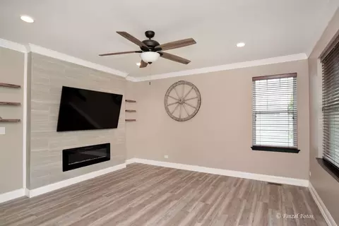 Living - 3030 Chalkstone Ave, Elgin, IL 60124 photo 1 of 4