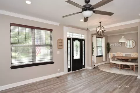 Entry Way - 3030 Chalkstone Ave, Elgin, IL 60124 photo 1 of 1