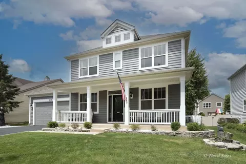 3030 Chalkstone Ave, Elgin, IL 60124
