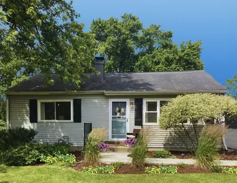 10 S450 Ruth Dr, Lemont, IL 60439
