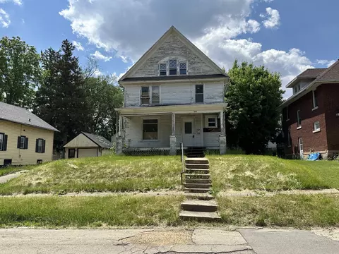 Exterior - 309 E Jefferson St, Freeport, IL 61032 photo 5 of 5