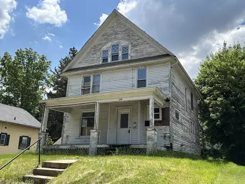 Exterior - 309 E Jefferson St, Freeport, IL 61032 photo 4 of 5