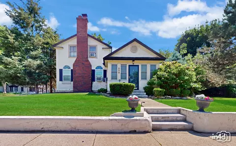 228 N Washington Ave, Batavia, IL 60510